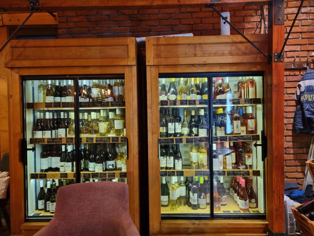 Should Chardonnay Be Chilled? How to Store It Properly