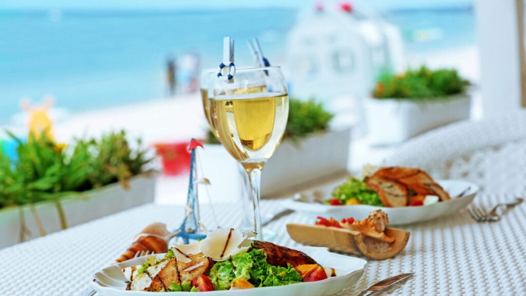 pinot grigio and salad